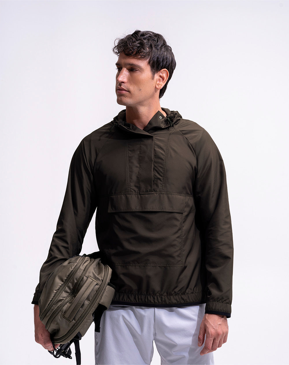 Chaqueta regular rompevientos verde hombre