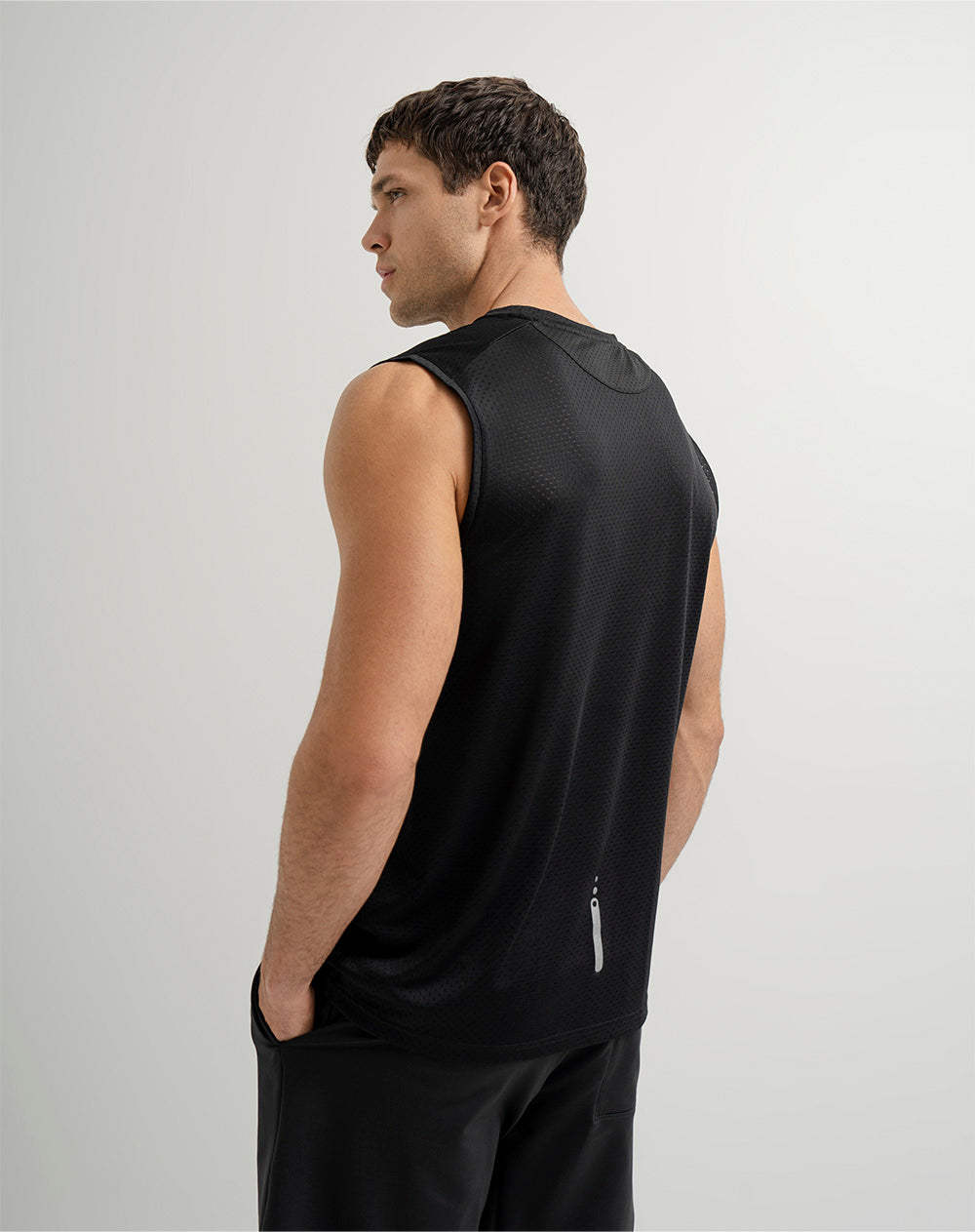Camisilla deportiva control humedad negra hombre