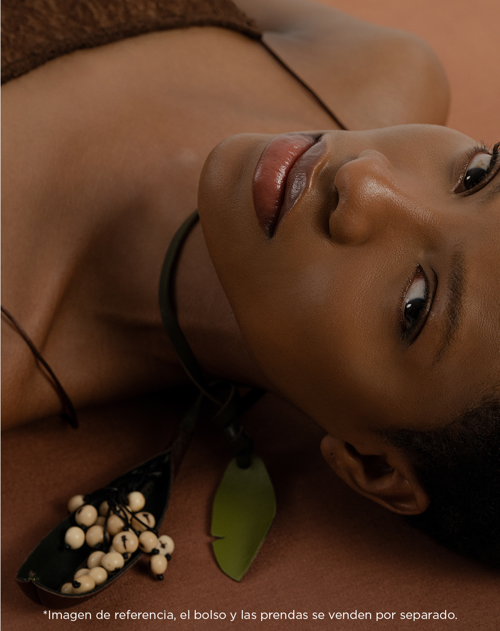 Charm flor Asaí Ballen - Punto Blanco cuero