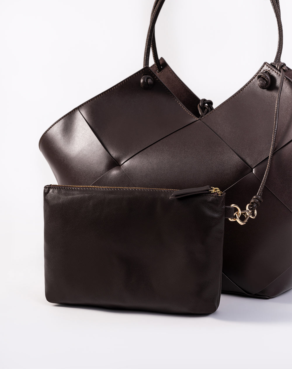 Bolso estructurado efecto trenzado café mujer