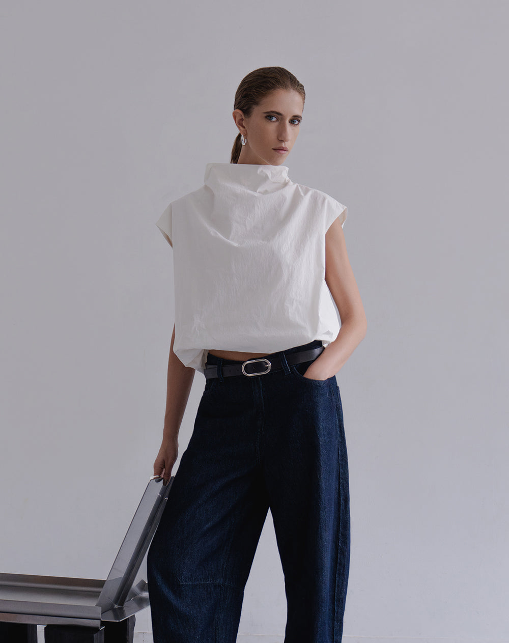 Blusa cuello tortuga con cierre vainilla mujer