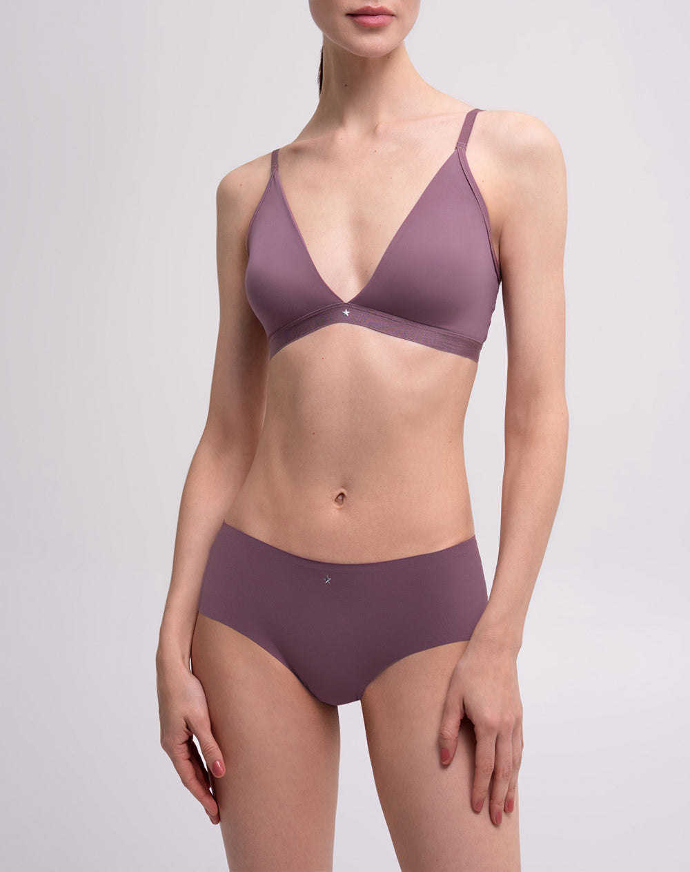 Panty cachetero en punto tiro medio morado