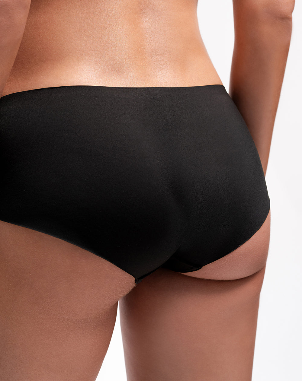 Panty cachetero microfibra invisible negro
