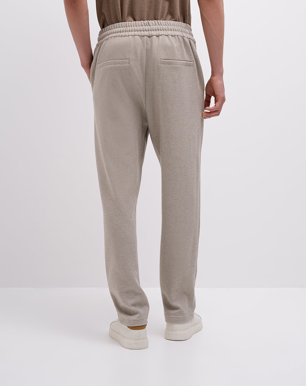 Jogger regular fit tiro medio cafe