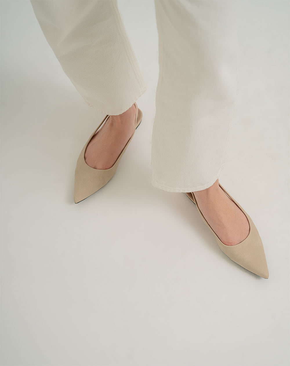 Baletas en punta efecto gamuza crudo mujer