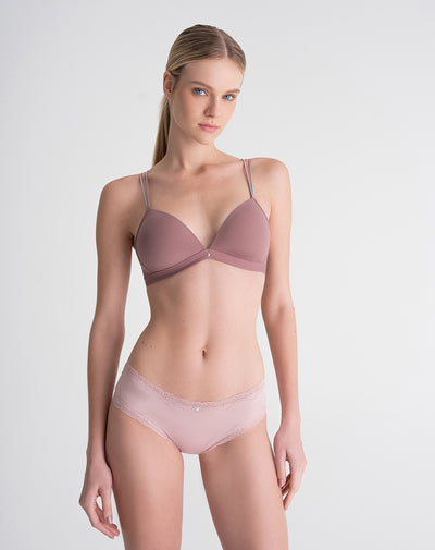 Panty cachetero más encaje lila