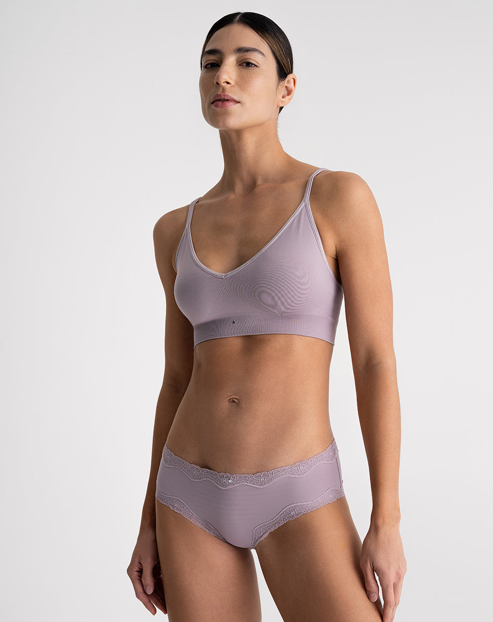 Panty cachetero microfibra más encaje morado