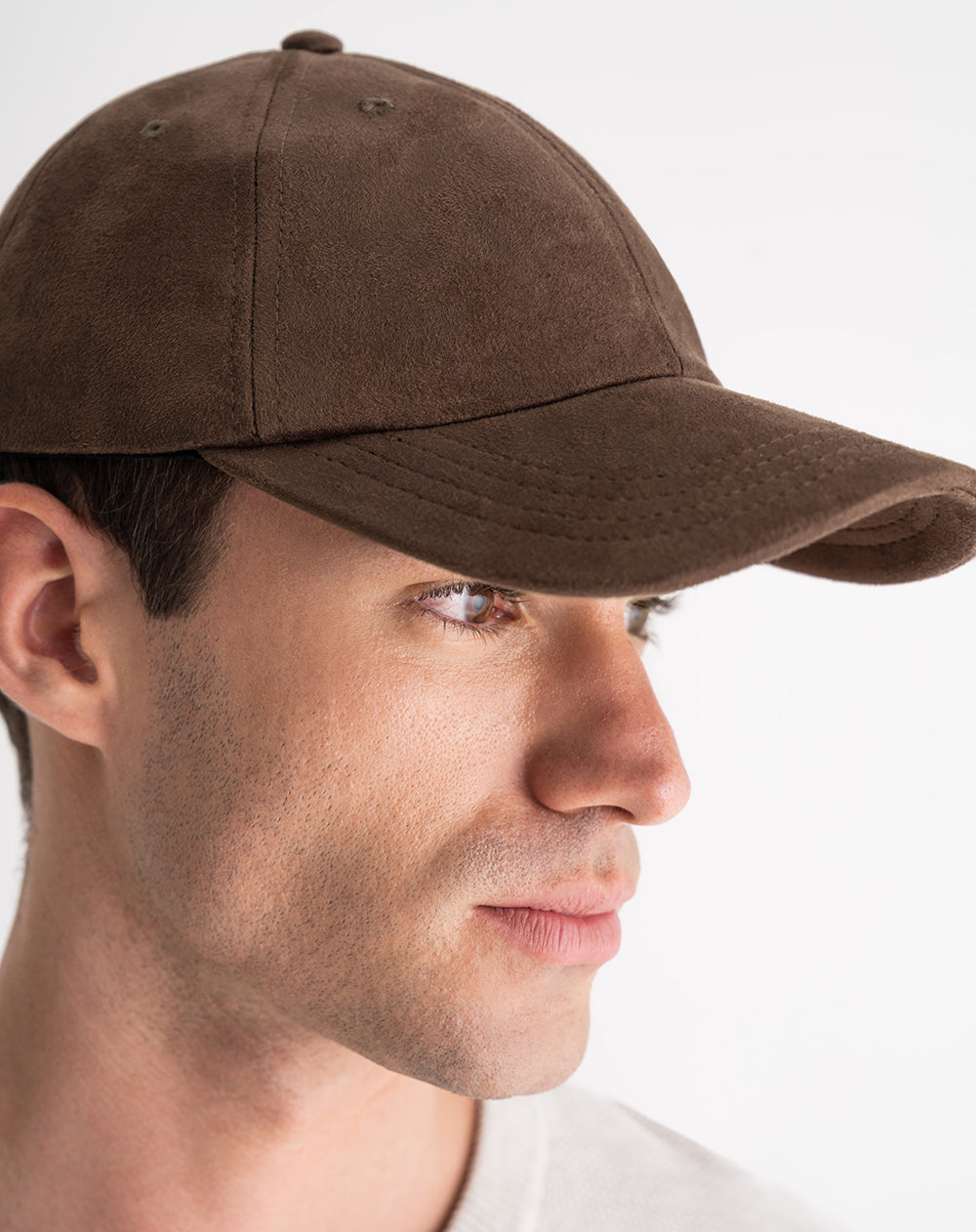 Gorra ajuste con hebilla café