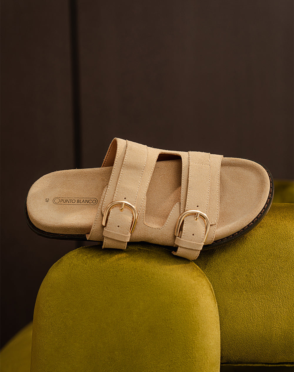 Sandalias cuero gamuza beige mujer
