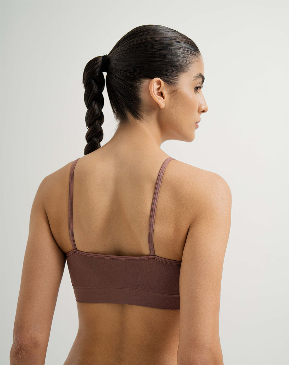 Top soporte medio pocas costuras y cargaderas reforzadas palo de rosa