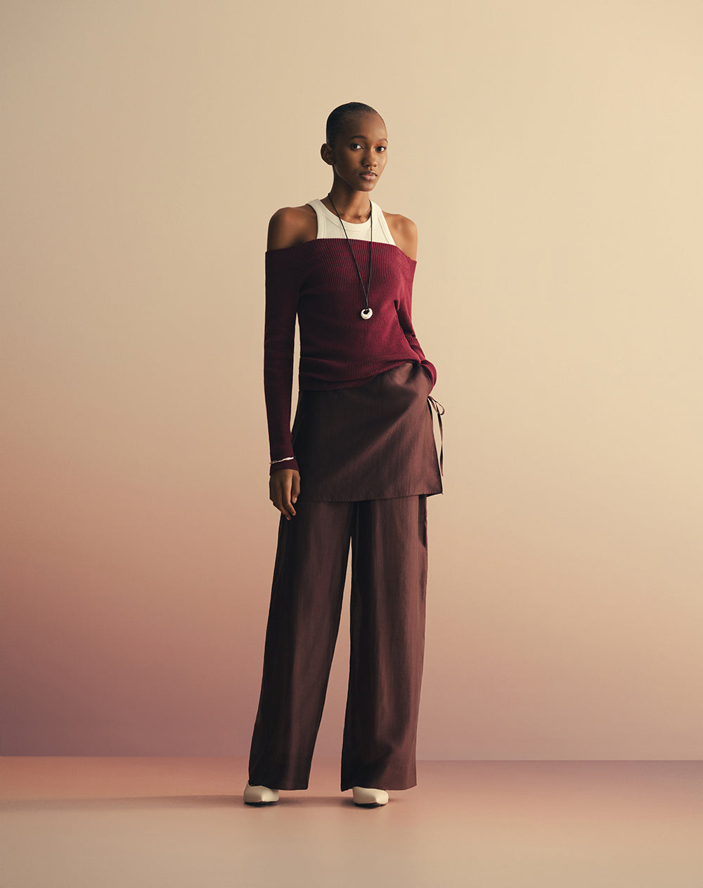 Pantalón tiro alto falda superpuesta vinotinto mujer