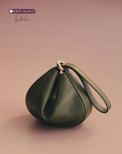 Bolso de mano tipo pulsera en cuero Ana Beliza