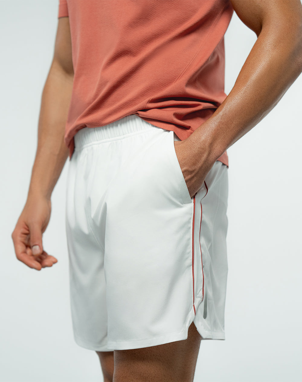 Pantaloneta deportiva con malla interna blanca hombre