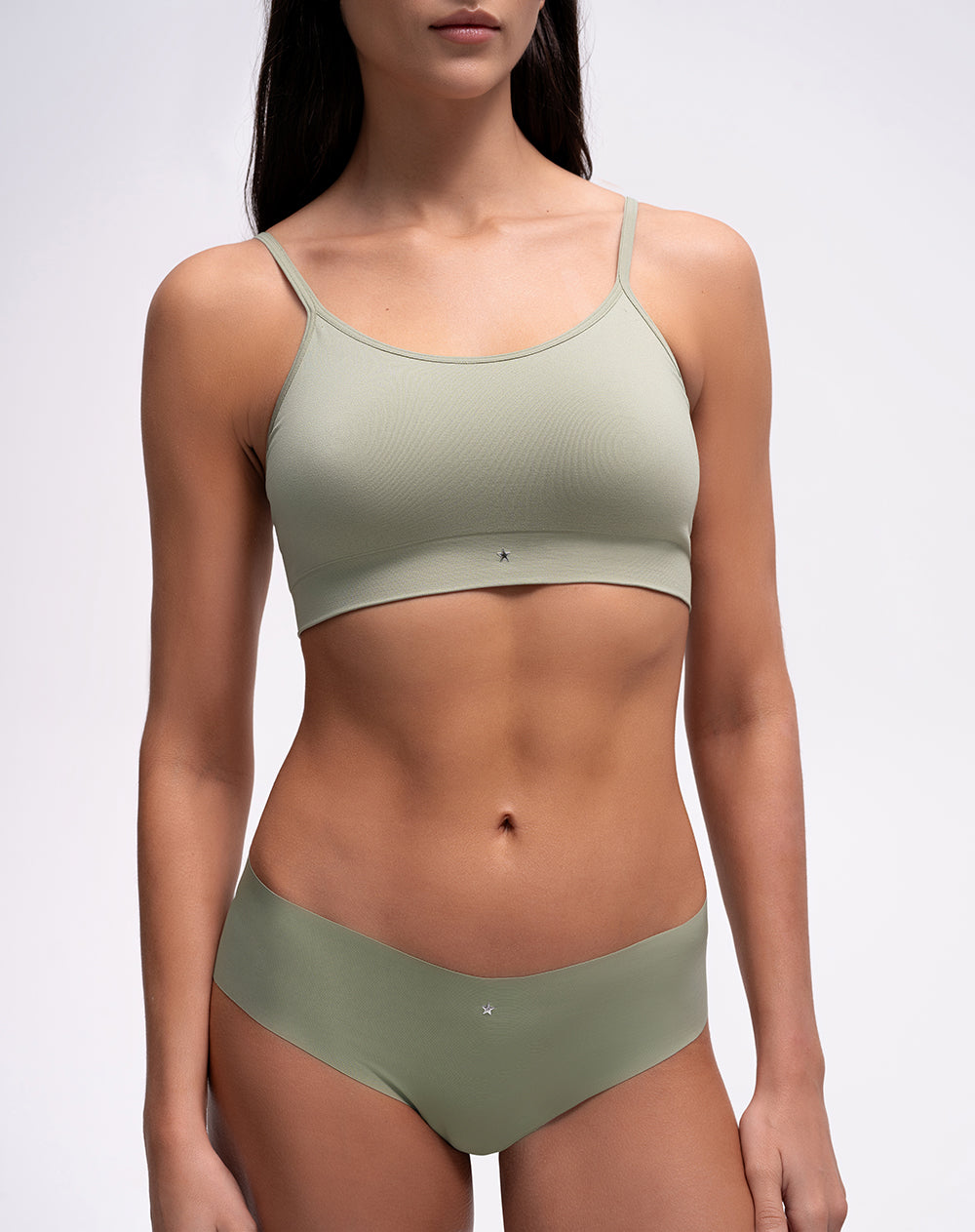 Panty cachetero en punto tiro medio verde