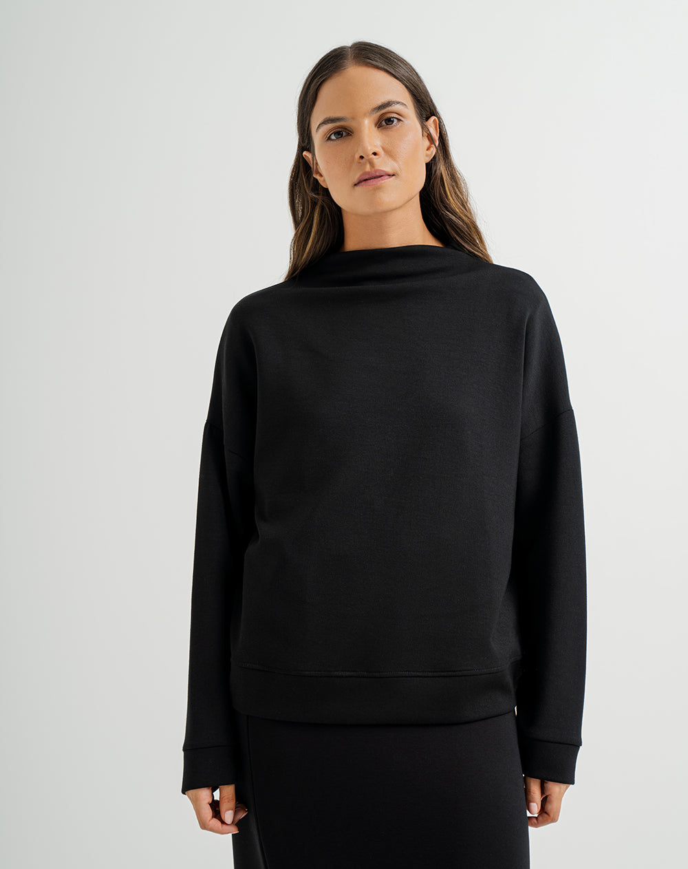 Camibuzo cuello alto tacto suave negro mujer