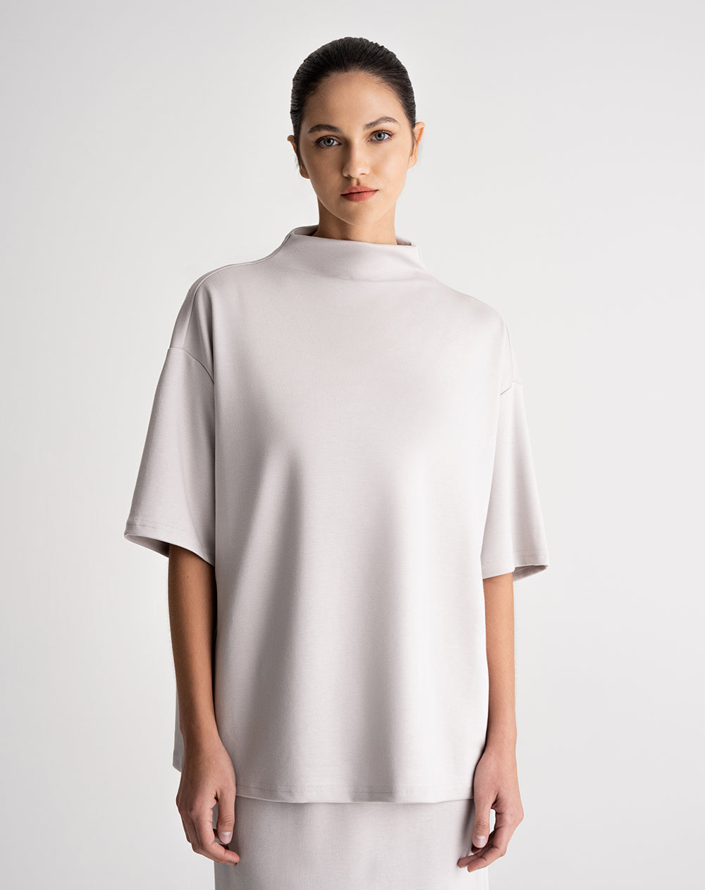 Camiseta oversize cuello alto gris mujer