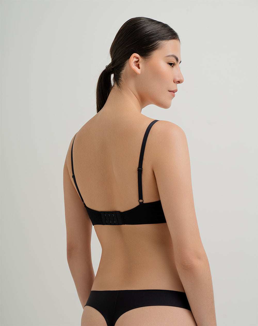 Brasier soporte ligero microfibra con aro negro