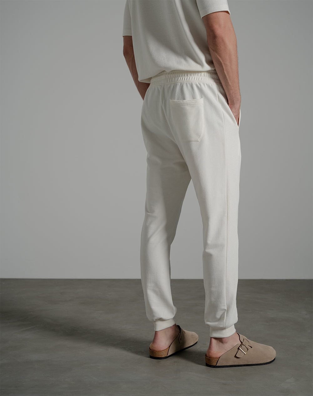Jogger algodón slim crema hombre