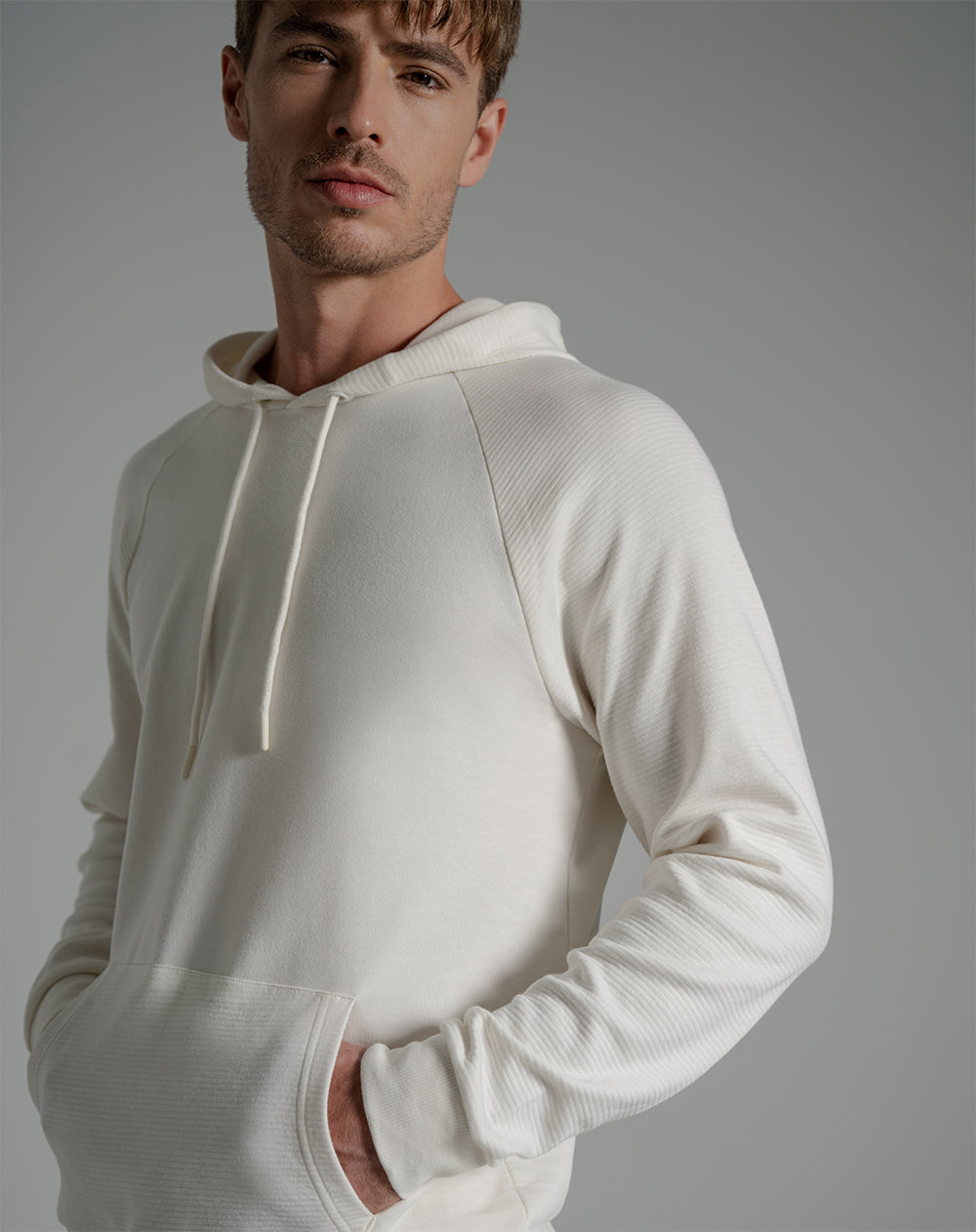 Buzo tipo hoddie algodón crema hombre - Main Image