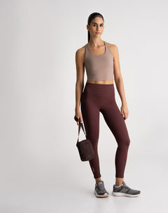 Top deportivo soporte medio control humedad café