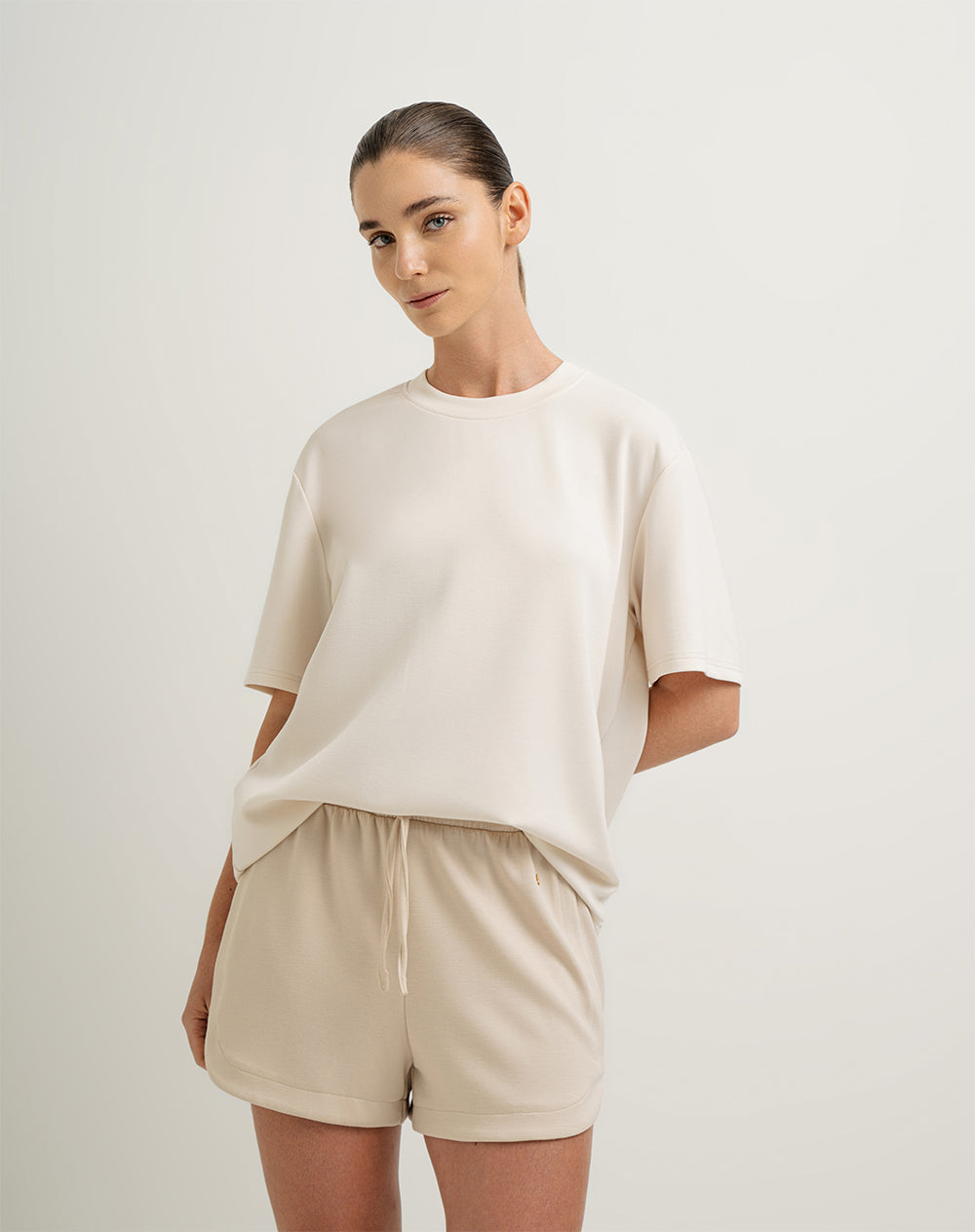 Short tiro medio caqui mujer