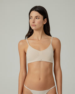 Top soporte bajo pocas costuras y copas removibles habano