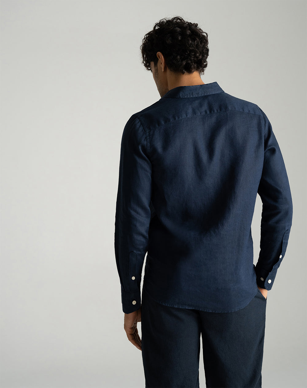 Camisa manga larga regular lino azul hombre