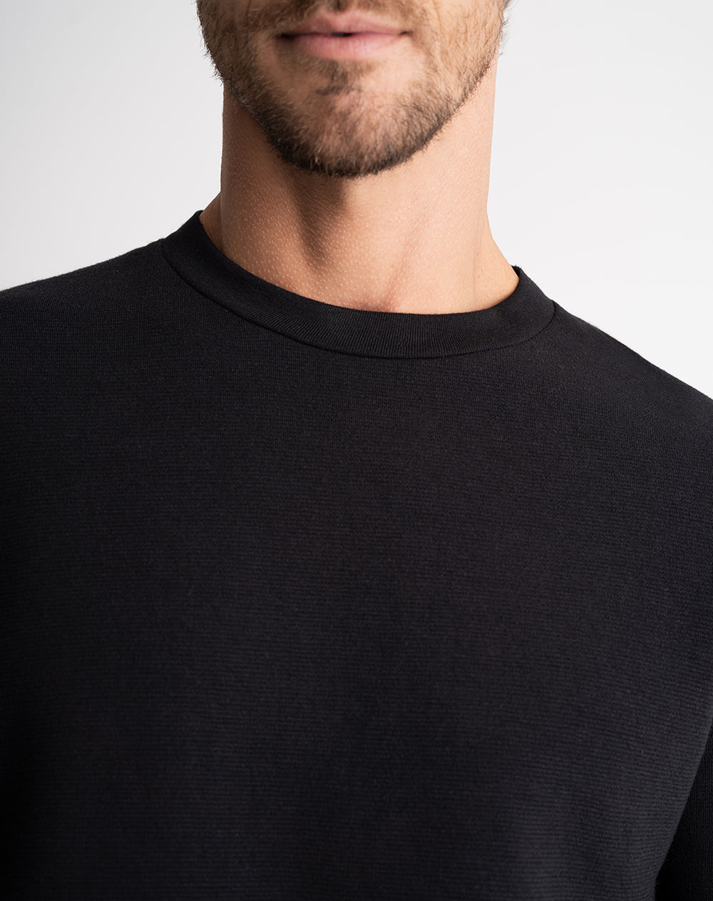 Camiseta regular algodóin negra hombre