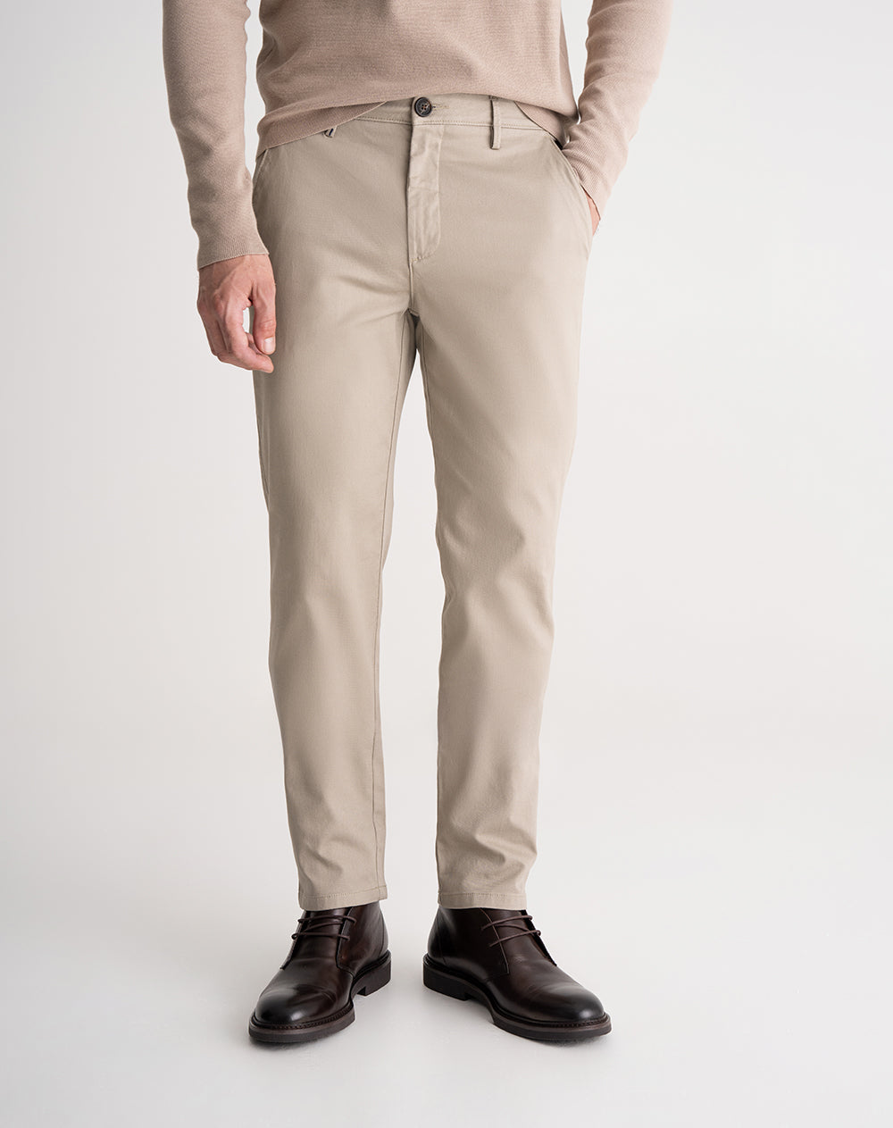 Pantalón chino regular caqui hombre