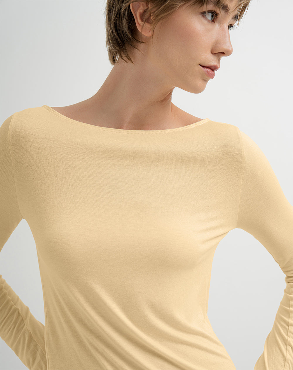Camibuzo ajustado amarillo mujer
