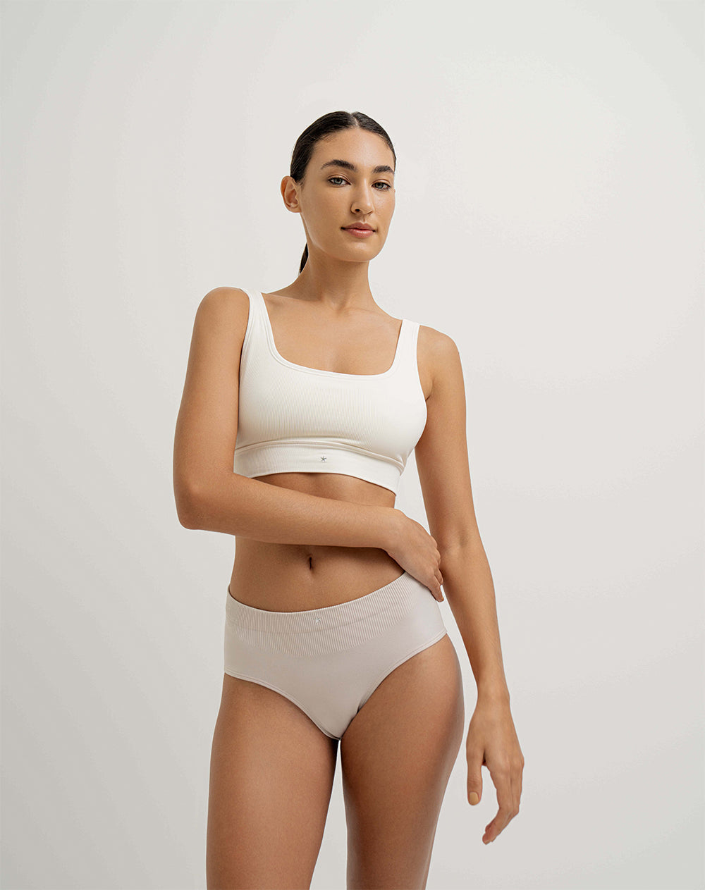 Top soporte medio seamless cargaderas anchas vainilla