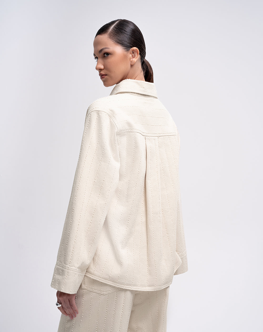 Camisa manga larga oversize con textura habano