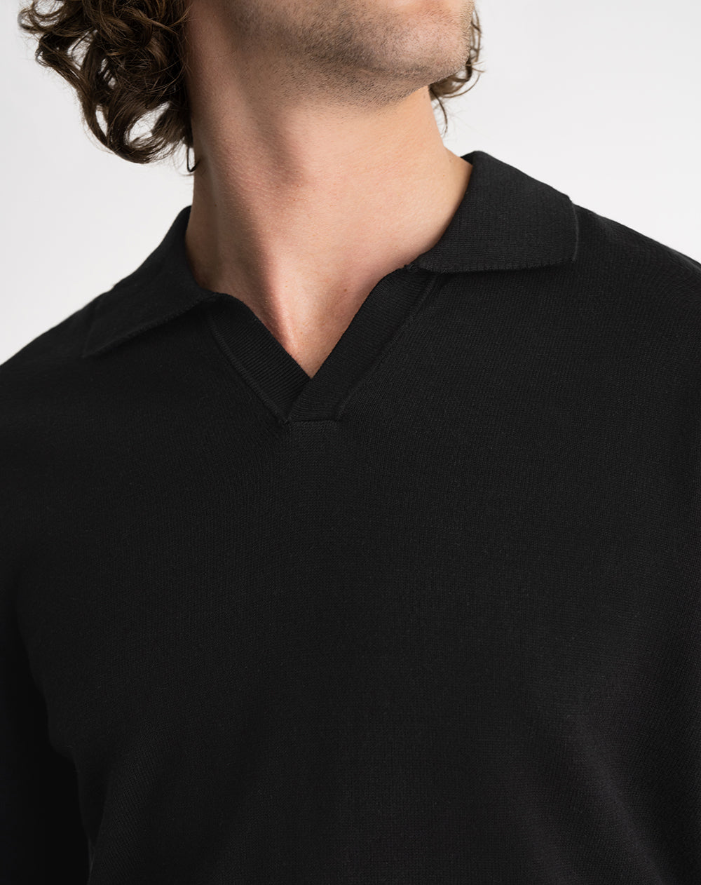 Buzo regular tejido de punto negro hombre