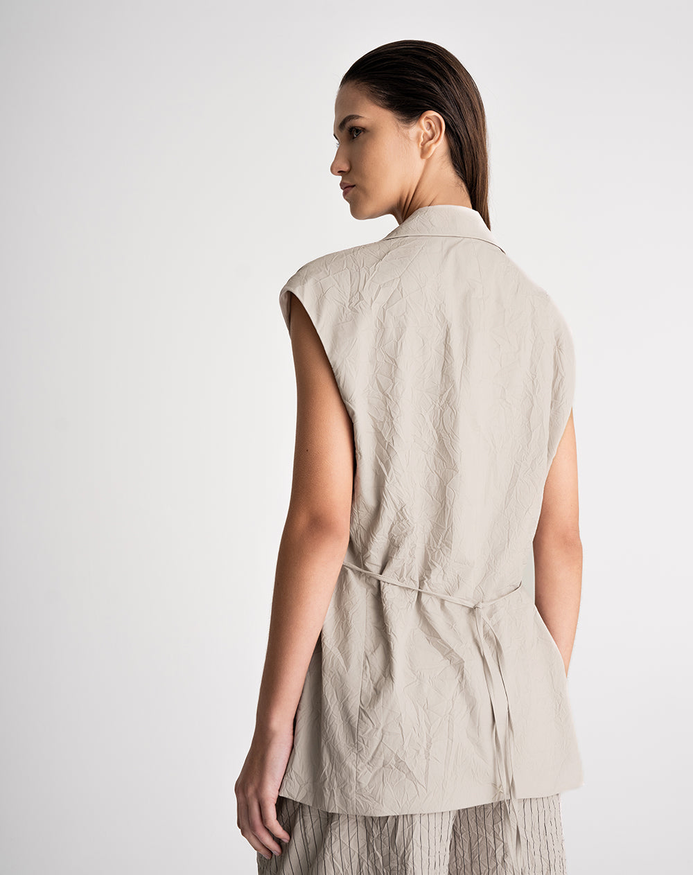 Chaleco tipo sastre con forro efecto arrugado gris mujer