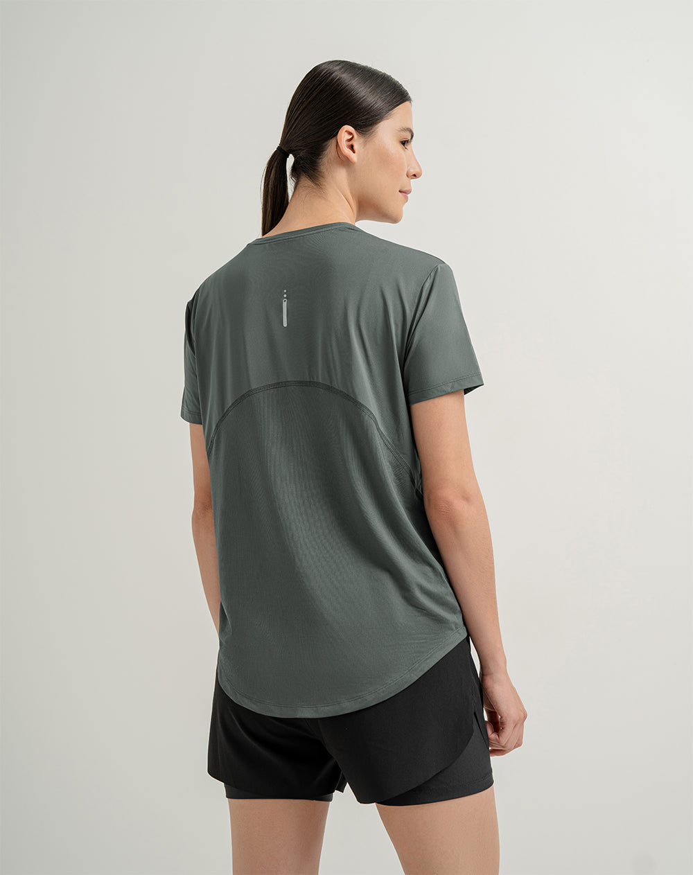 Camiseta deportiva control humedad verde mujer