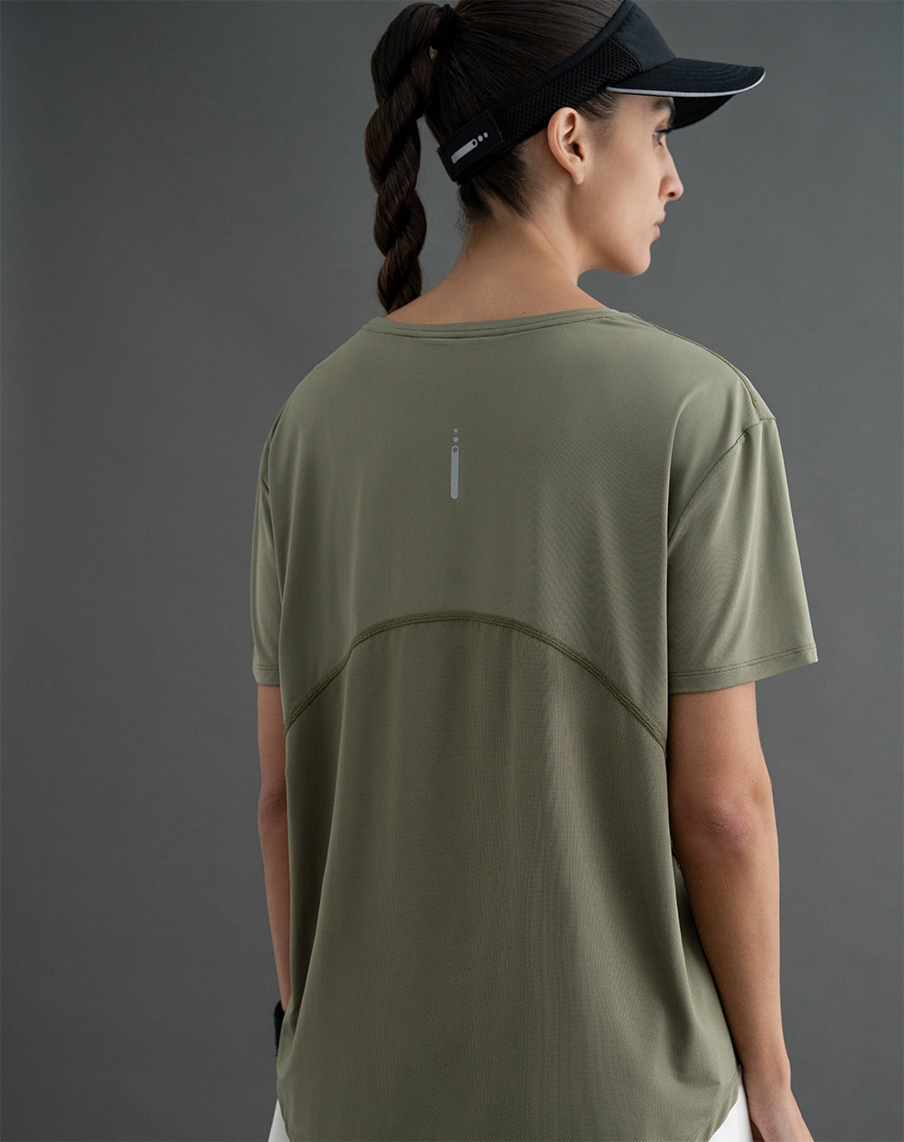 Camiseta deportiva mujer control humedad verde oliva