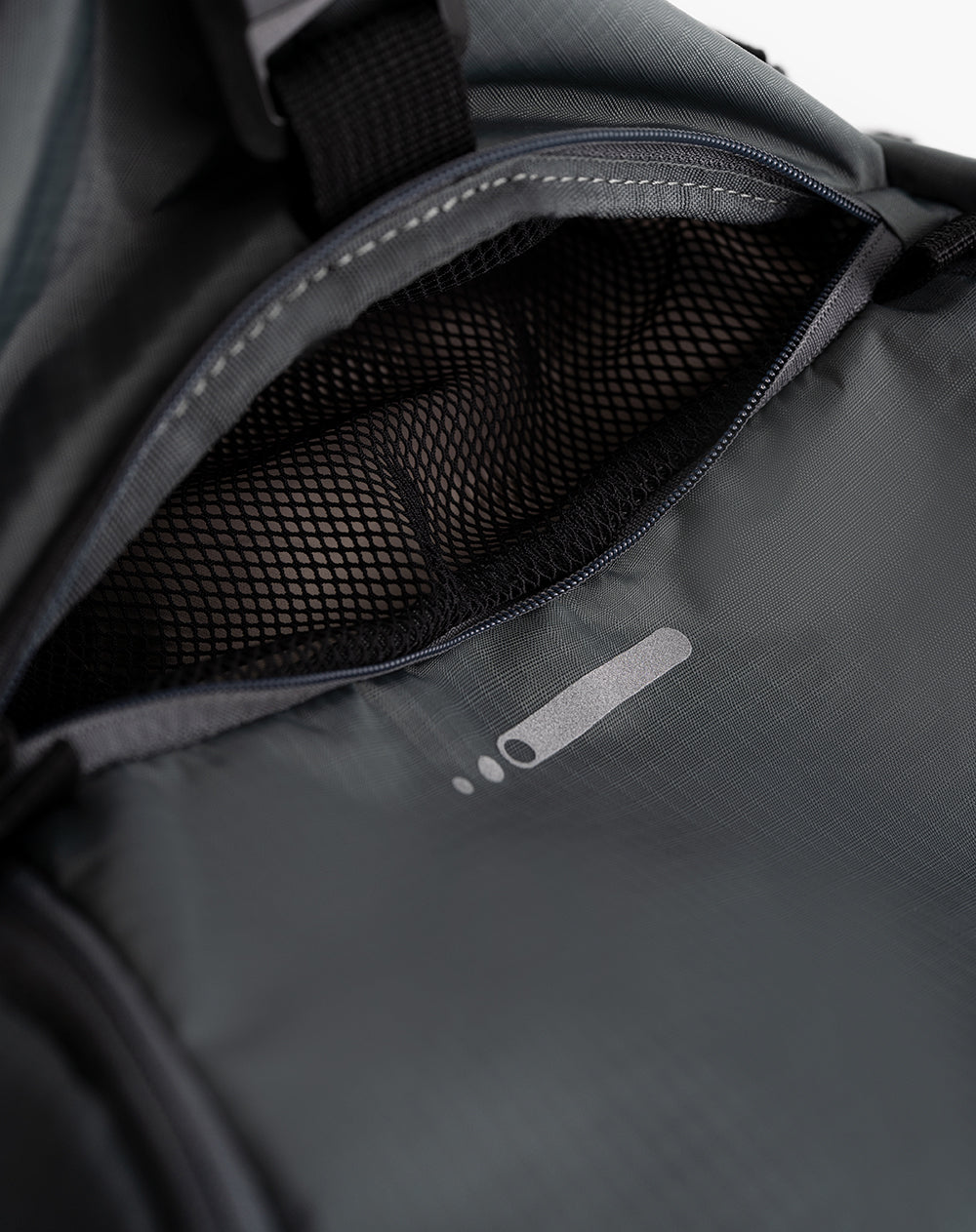 Morral unisex tiras ajustables gris