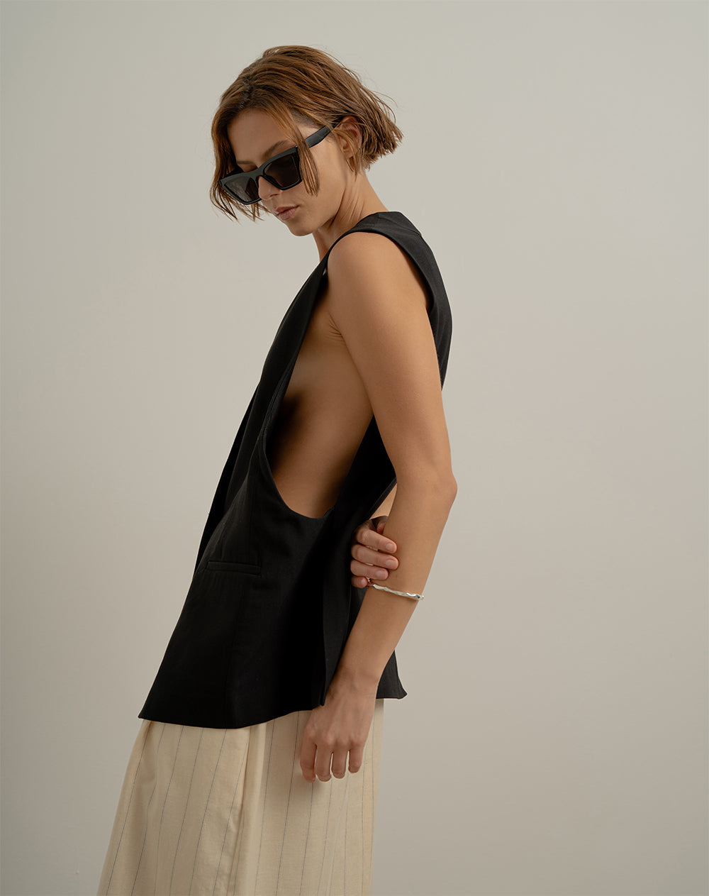 Chaleco tipo sastre oversize negro mujer