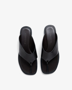 Sandalias planas café mujer