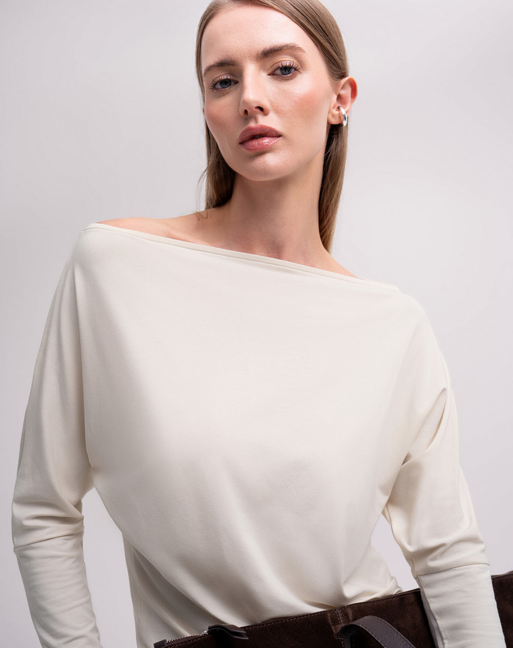 Camiseta cuello bandeja avena mujer