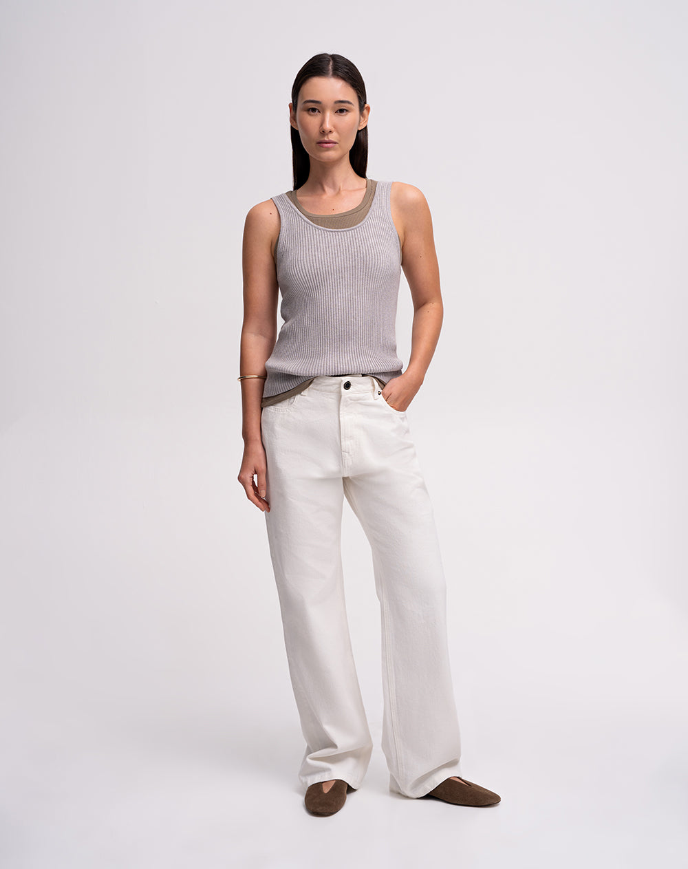 Jean recto tiro alto crudo mujer