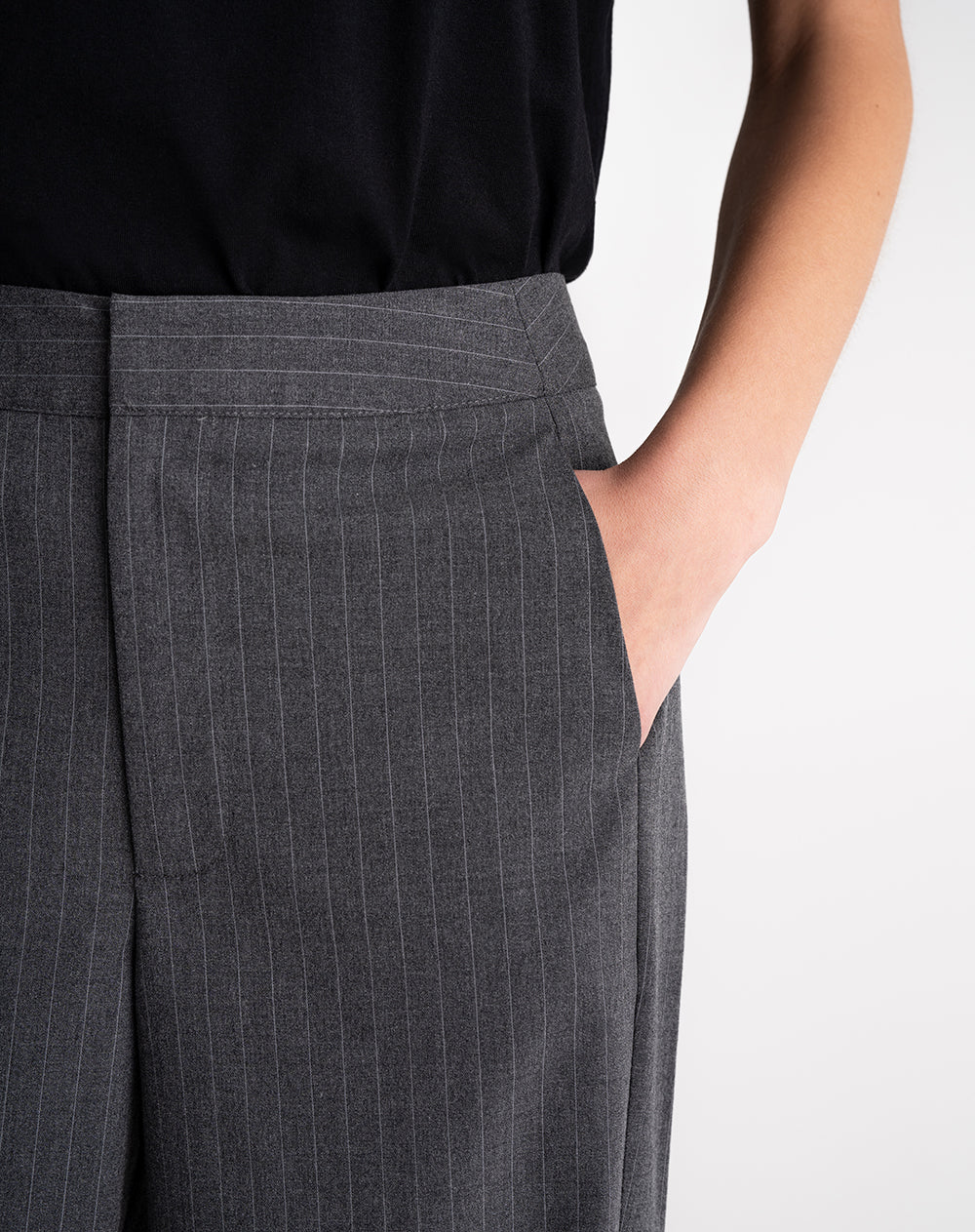 Pantalón wide leg pinstripes tiro alto gris mujer