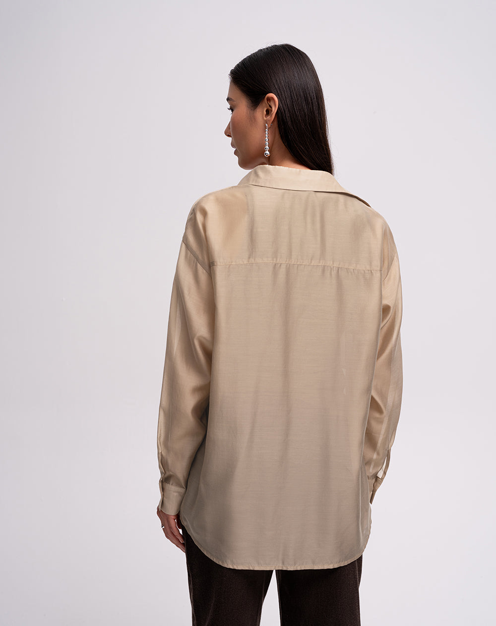 Camisa relaxed fit manga larga cafe