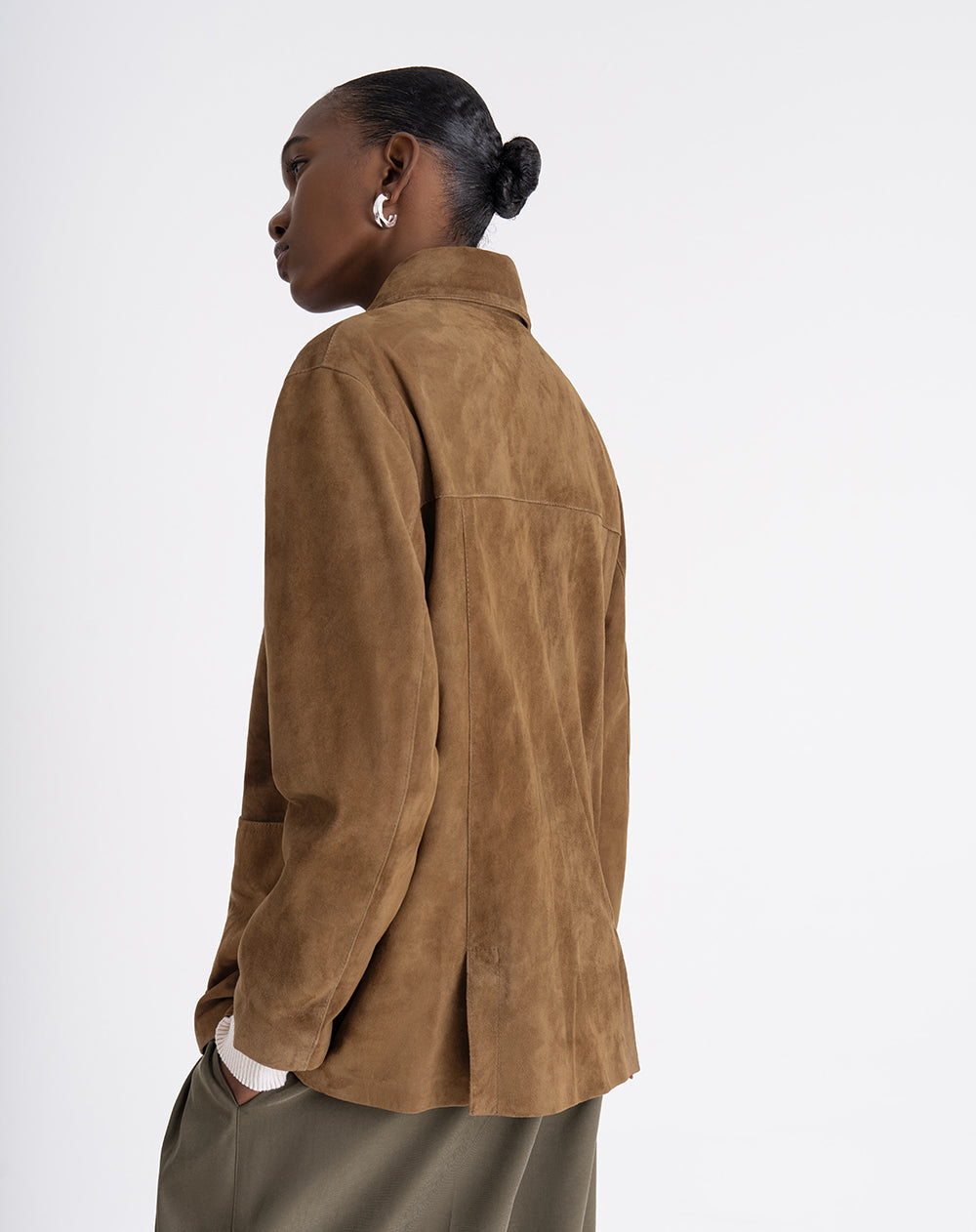 Chaqueta overshirt cuero tipo gamuza café mujer