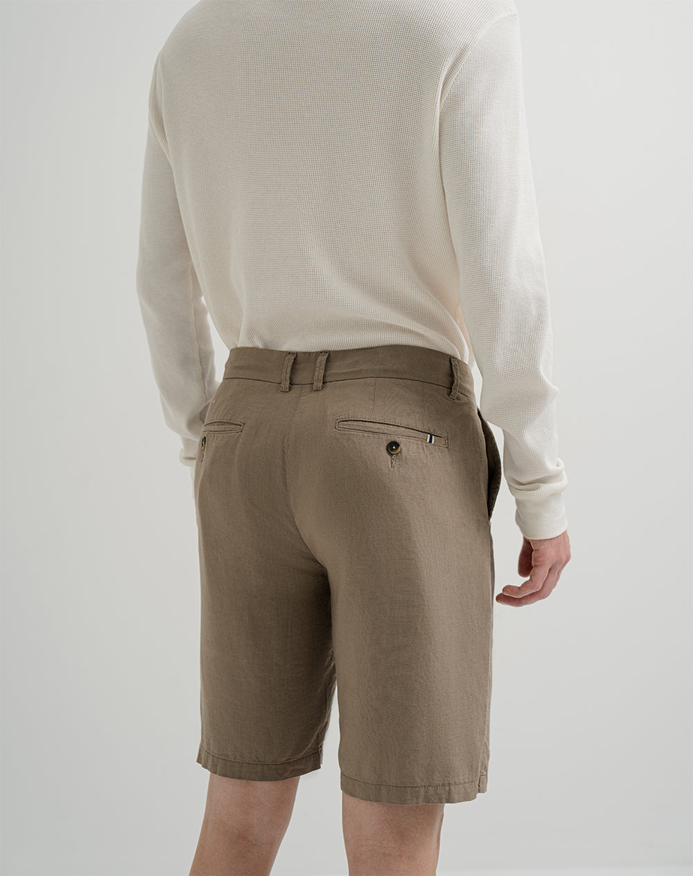 Bermuda regular lino taupe hombre