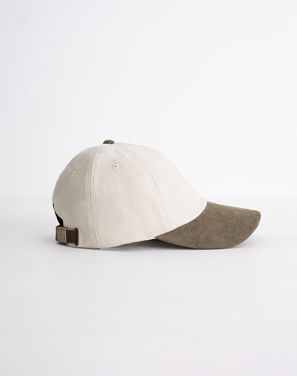 Gorra ajuste con hebilla habano