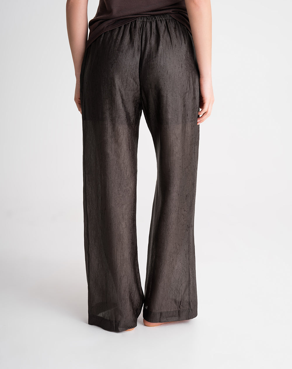 Pantalón relaxed fit tiro alto cafe