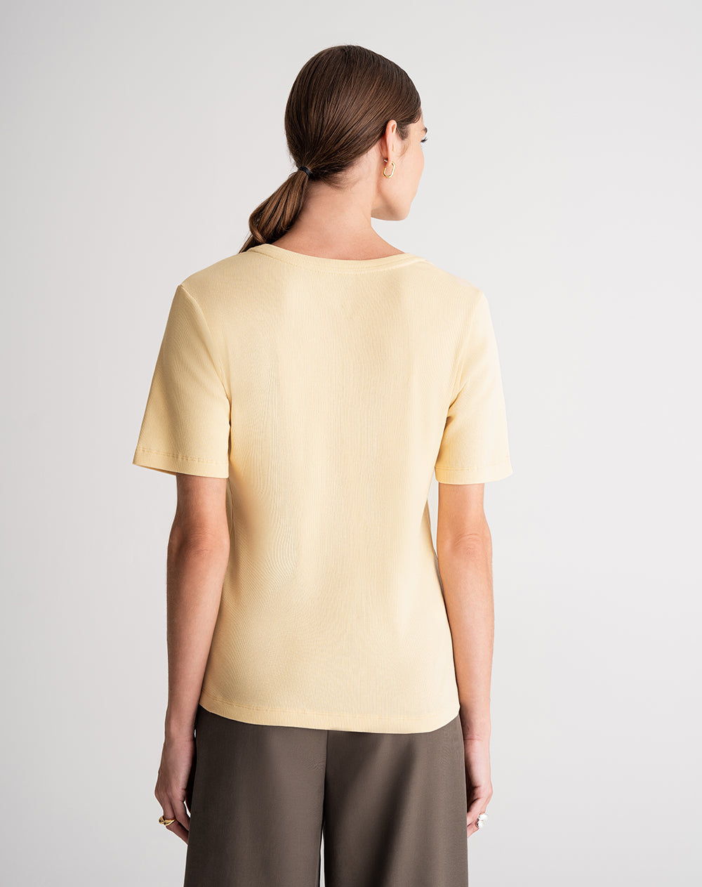 Camiseta slim rib algodón amarilla mujer