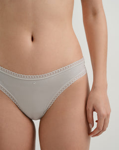 Panty tipo tanga microfibra con encaje gris