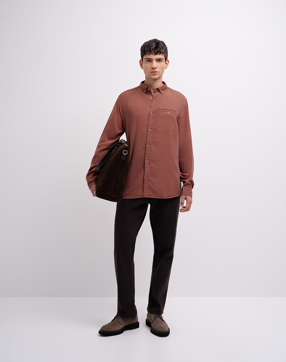 Camisa manga larga holgada algodón café hombre